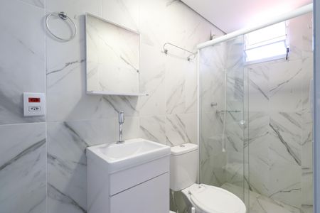 Banheiro de apartamento para alugar com 1 quarto, 15m² em Barra Funda, São Paulo