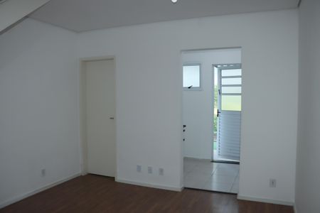 Sala de casa de condomínio para alugar com 2 quartos, 60m² em Maranhão, Cotia