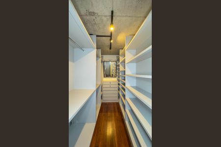 Apartamento para alugar com 90m², 1 quarto e 2 vagasCloset da suíte