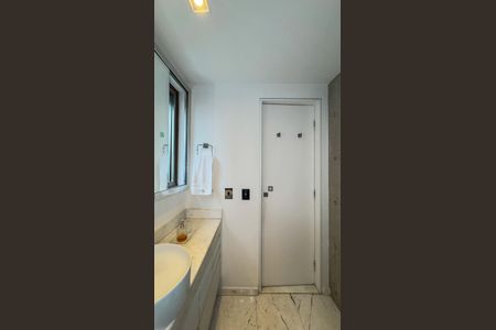 Apartamento para alugar com 90m², 1 quarto e 2 vagasBanheiro da Suíte