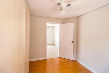 Casa de condomínio para alugar com 334m², 4 quartos e 4 vagas Casa de condomínio para alugar com 334m², 4 quartos e 4 vagasSuíte 2