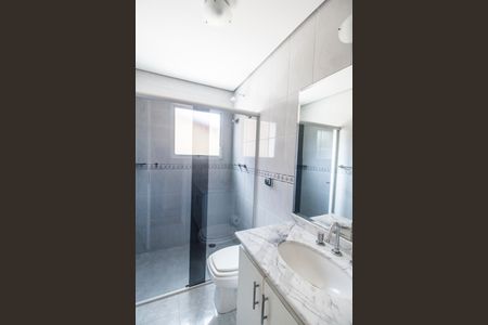 Casa de condomínio para alugar com 334m², 4 quartos e 4 vagas Casa de condomínio para alugar com 334m², 4 quartos e 4 vagasBanheiro da Suíte