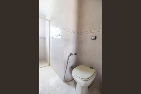 Casa de condomínio para alugar com 334m², 4 quartos e 4 vagas Casa de condomínio para alugar com 334m², 4 quartos e 4 vagasBanheiro da Suíte