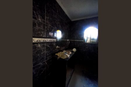 Casa para alugar com 120m², 2 quartos e 1 vaga Casa para alugar com 120m², 2 quartos e 1 vagaBanheiro Social