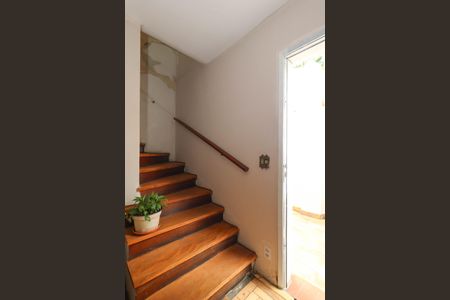 Casa à venda com 147m², 3 quartos e 1 vagaEscada