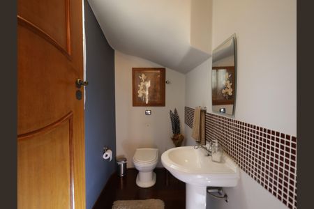 Casa à venda com 435m², 3 quartos e 3 vagasLavabo