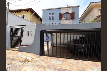 Casa à venda com 435m², 3 quartos e 3 vagasPlaca