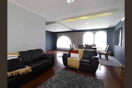 Casa à venda com 435m², 3 quartos e 3 vagasSala de TV