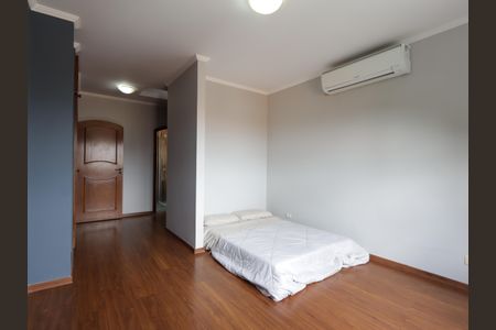 Casa à venda com 435m², 3 quartos e 3 vagasSuíte 2