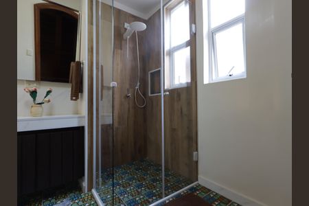 Casa à venda com 435m², 3 quartos e 3 vagasBanheiro da Suíte 2