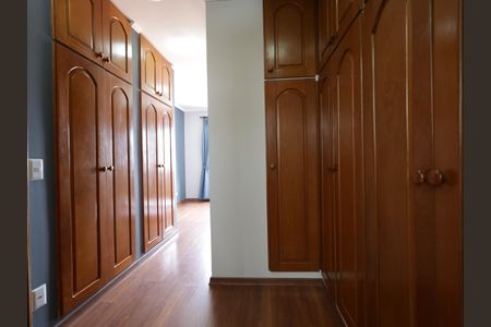 Casa à venda com 435m², 3 quartos e 3 vagasCloset da suíte 3