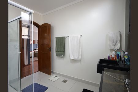 Casa à venda com 435m², 3 quartos e 3 vagasBanheiro da Suíte 1