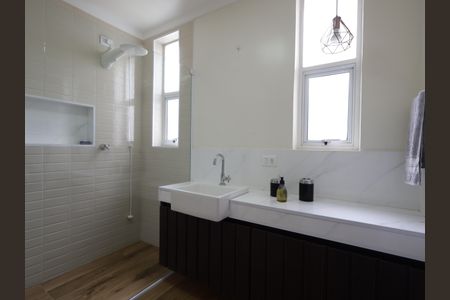 Casa à venda com 435m², 3 quartos e 3 vagasBanheiro da Suíte 3