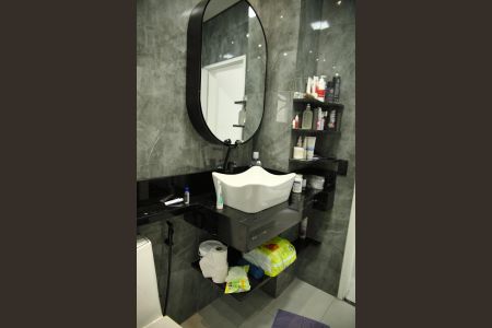 Casa à venda com 275m², 3 quartos e 3 vagasBanheiro Suíte 1 