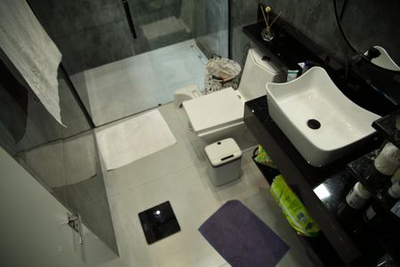 Casa à venda com 275m², 3 quartos e 3 vagasBanheiro Suíte 1 