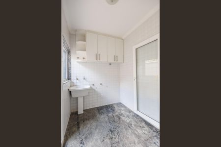 Casa de condomínio para alugar com 450m², 3 quartos e 4 vagasÁrea de Serviço