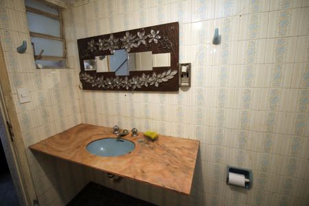 Casa à venda com 300m², 3 quartos e 4 vagasBanheiro de serviço