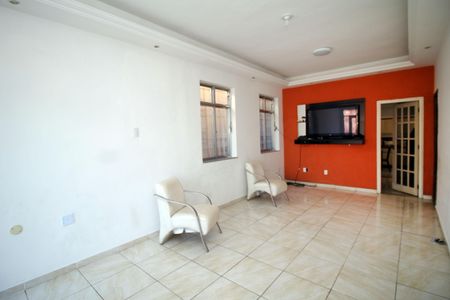 Casa à venda com 300m², 3 quartos e 4 vagasSala