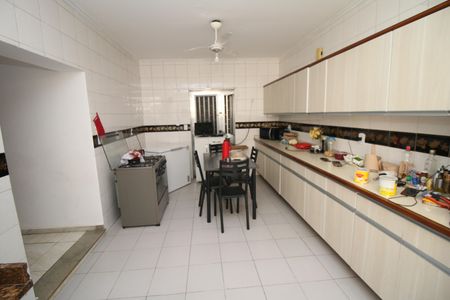 Casa à venda com 300m², 3 quartos e 4 vagasCozinha