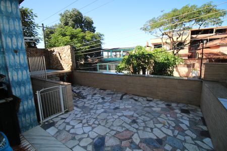 Casa à venda com 300m², 3 quartos e 4 vagasQuintal frente