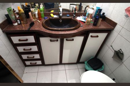 Casa à venda com 300m², 3 quartos e 4 vagasBanheiro da Suíte 