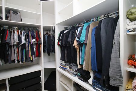 Casa à venda com 300m², 3 quartos e 4 vagasCloset 2