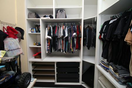 Casa à venda com 300m², 3 quartos e 4 vagasCloset 2