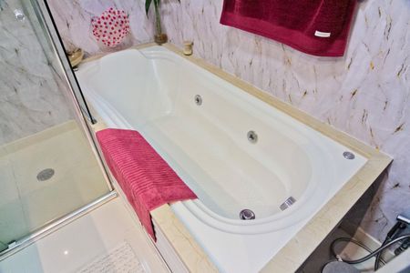 Apartamento à venda com 216m², 4 quartos e 4 vagasBanheiro da Suíte