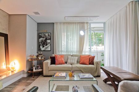Apartamento à venda com 216m², 4 quartos e 4 vagasSala
