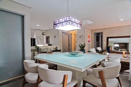 Apartamento à venda com 216m², 4 quartos e 4 vagasSala