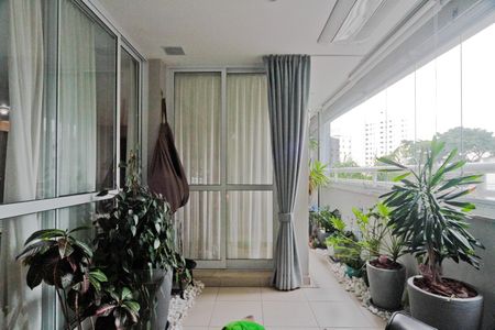 Apartamento à venda com 216m², 4 quartos e 4 vagasVaranda