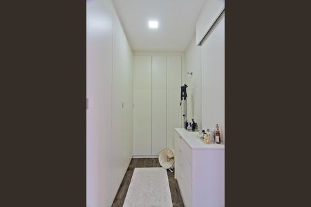 Apartamento à venda com 216m², 4 quartos e 4 vagasCloset da suíte