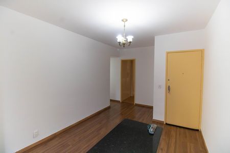 Sala de apartamento para alugar com 3 quartos, 70m² em Santa Rosa, Niterói
