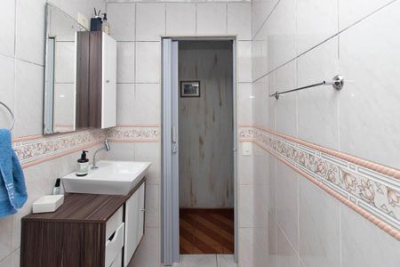 Casa para alugar com 120m², 2 quartos e 1 vaga Casa para alugar com 120m², 2 quartos e 1 vagaBanheiro Social