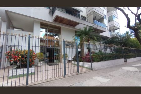Apartamento à venda com 64m², 2 quartos e 1 vaga Apartamento à venda com 64m², 2 quartos e 1 vagaFachada