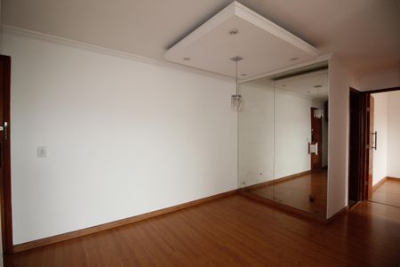 Apartamento à venda com 64m², 2 quartos e 1 vagaSala