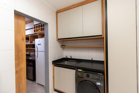 Casa à venda com 240m², 3 quartos e 2 vagasÁrea de Serviço