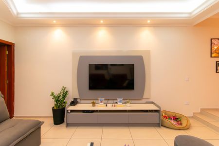 Casa à venda com 240m², 3 quartos e 2 vagasSala