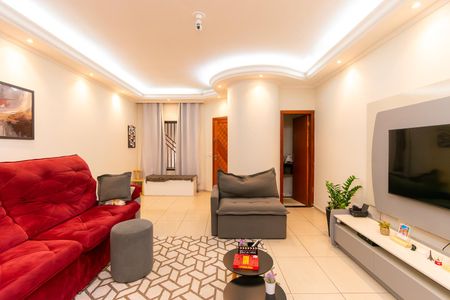 Casa à venda com 240m², 3 quartos e 2 vagasSala