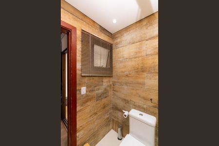 Casa à venda com 240m², 3 quartos e 2 vagasBanheiro da Suíte