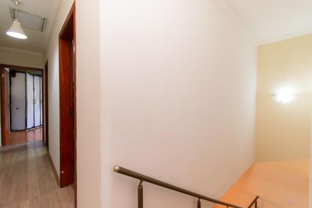 Casa à venda com 240m², 3 quartos e 2 vagasCorredor