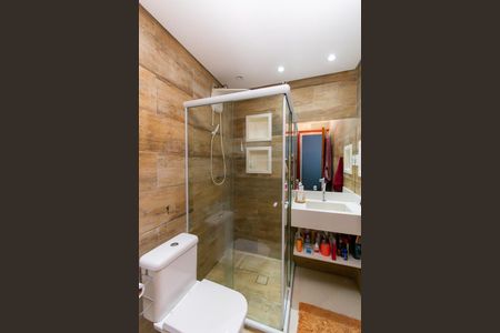 Casa à venda com 240m², 3 quartos e 2 vagasBanheiro da Suíte