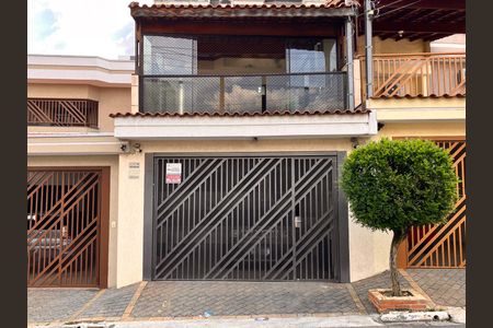 Casa à venda com 240m², 3 quartos e 2 vagasFachada