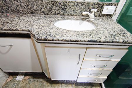 Apartamento para alugar com 72m², 3 quartos e 1 vagaBanheiro Social