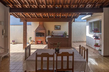 Casa à venda com 320m², 2 quartos e 4 vagasÁrea de Serviço