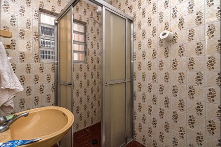 Casa à venda com 320m², 2 quartos e 4 vagasBanheiro de Serviço