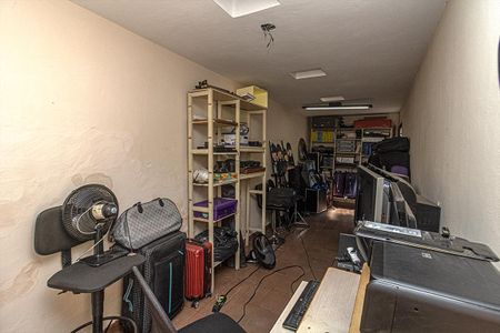 Casa à venda com 320m², 2 quartos e 4 vagasQuarto de Serviço