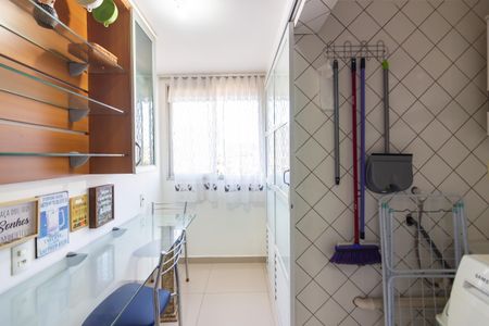 Apartamento para alugar com 70m², 2 quartos e 1 vagaÁrea de Serviço