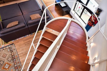 Apartamento à venda com 210m², 1 quarto e sem vagaEscada