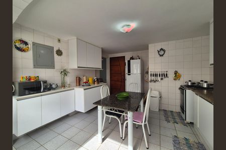 Apartamento para alugar com 195m², 3 quartos e 2 vagas